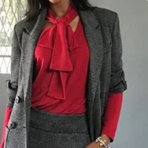 CABI Tess Tee Red Long Sleeve V-Neck Tie Pullover Top #3804 Size Medium